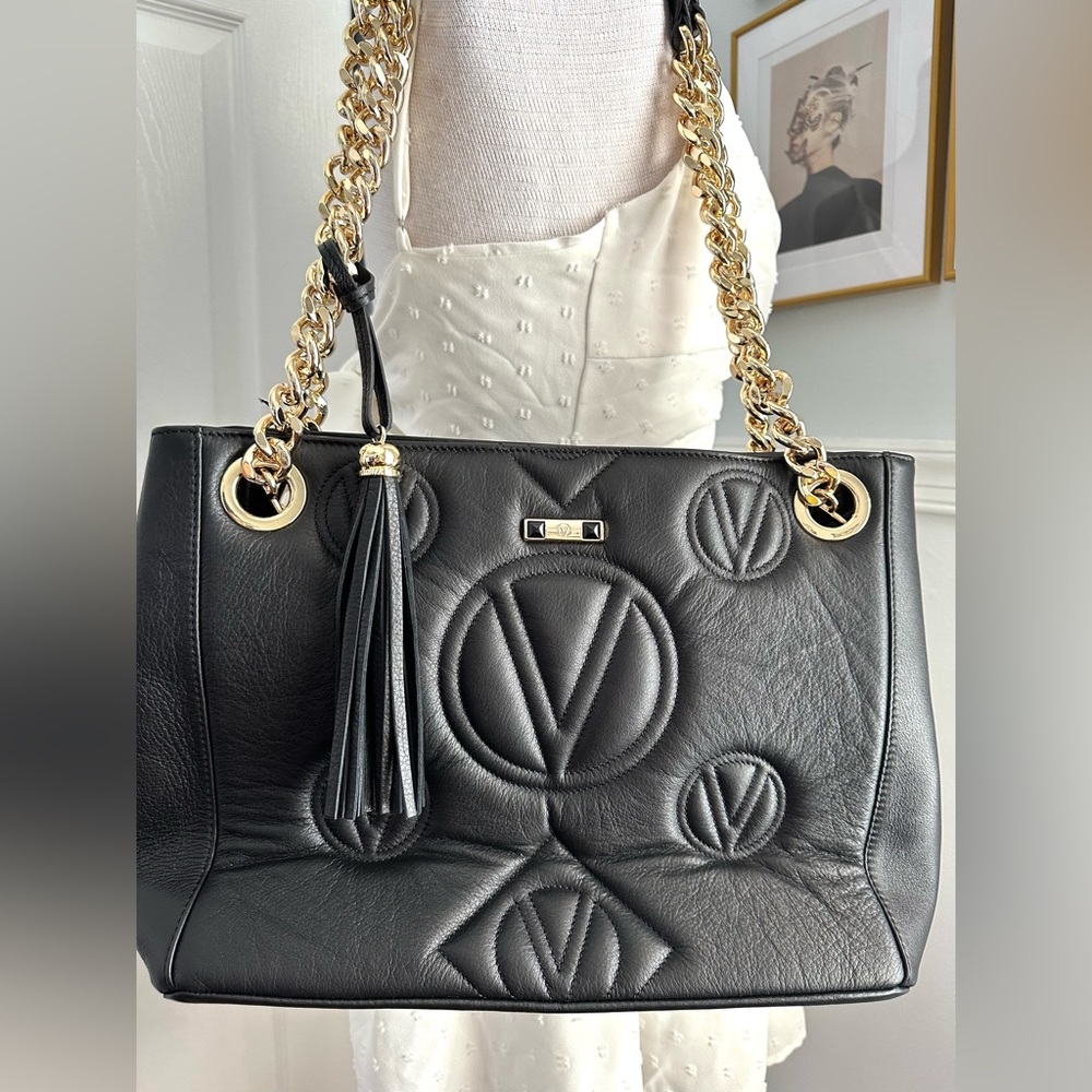 🖤NWT VALENTINO Luisa Magnus Signature LEATHER BLACK PURSE w GOLD CHAIN🖤 - Picture 4 of 16